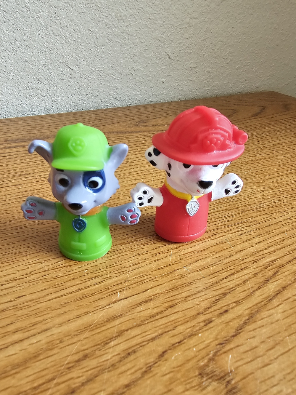 4/$10 Paw Patrol 2 Finger Puppets Marshall Rocky
